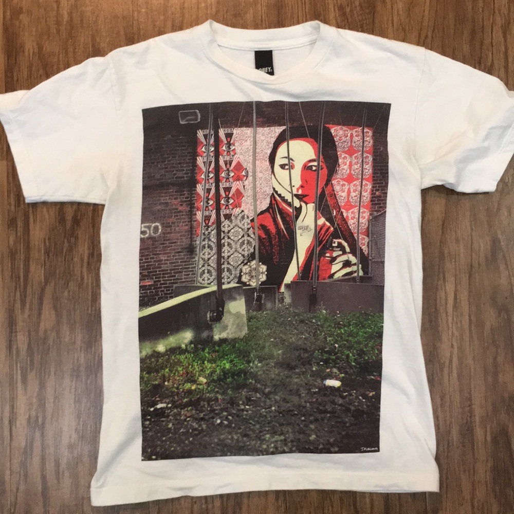 Obey T-shirt